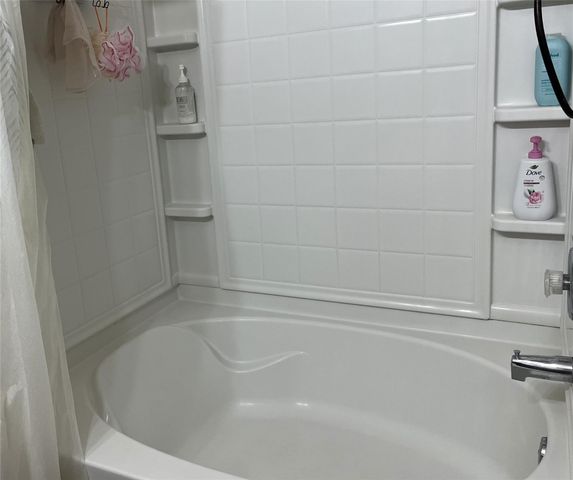 9523 Brandon Rock Lane, Houston, TX 77044
