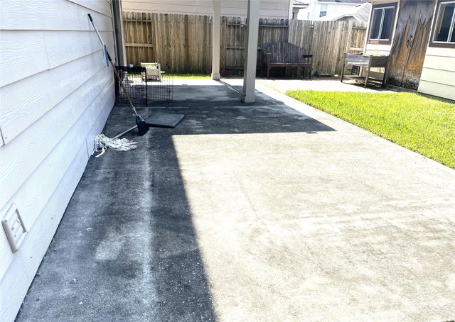9523 Brandon Rock Lane, Houston, TX 77044