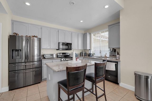 628 Mission Ridge, Manteca, CA 95337