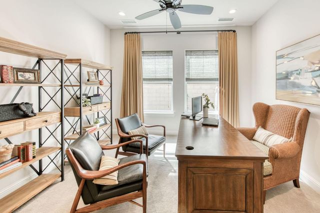 11609 N Sandy Par Drive, Fresno, CA 93730