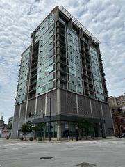 700 W Van Buren Street 803, Chicago, IL 60607