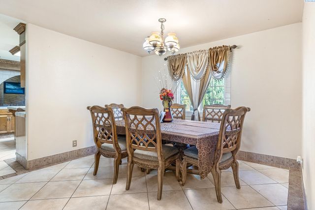 210506 E Cochran Rd, Kennewick, WA 99337