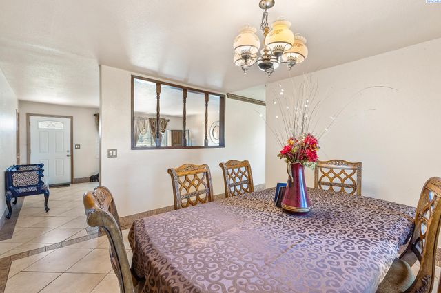 210506 E Cochran Rd, Kennewick, WA 99337