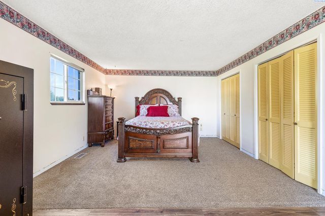 210506 E Cochran Rd, Kennewick, WA 99337