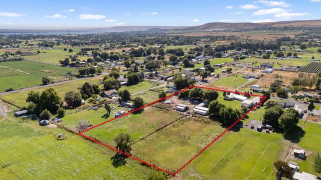 210506 E Cochran Rd, Kennewick, WA 99337