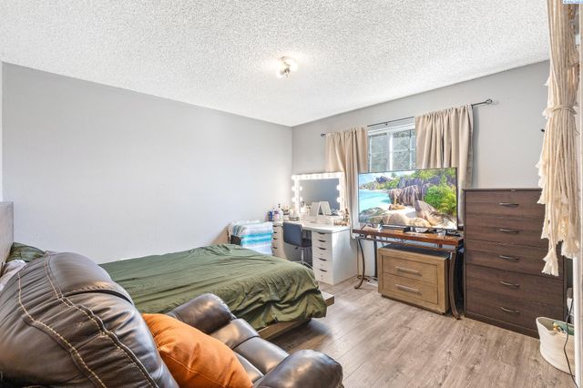 210506 E Cochran Rd, Kennewick, WA 99337