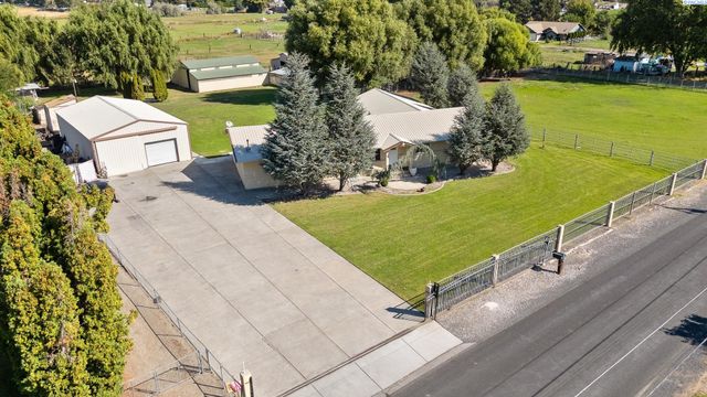 210506 E Cochran Rd, Kennewick, WA 99337