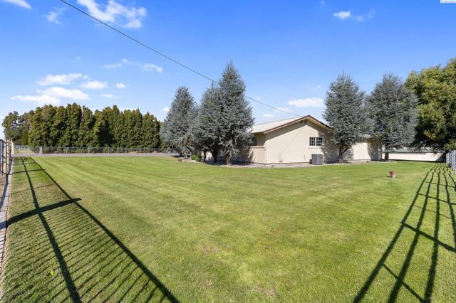 210506 E Cochran Rd, Kennewick, WA 99337