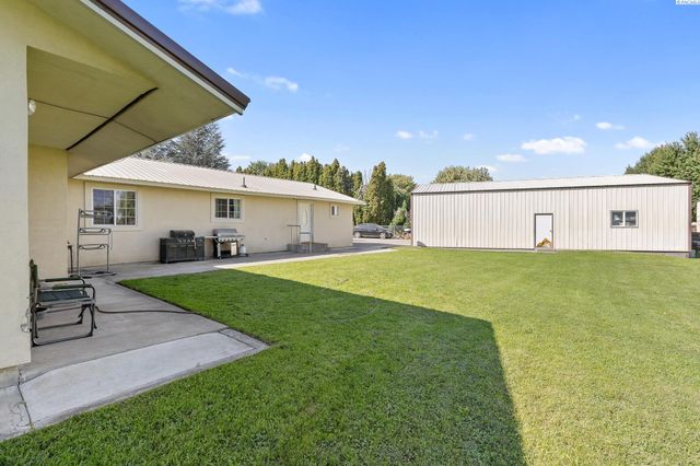 210506 E Cochran Rd, Kennewick, WA 99337