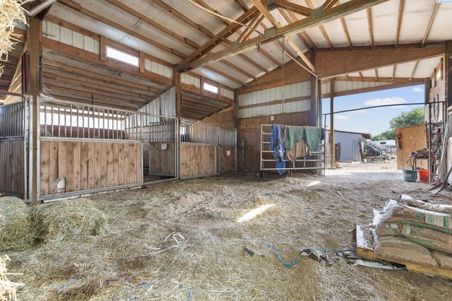 210506 E Cochran Rd, Kennewick, WA 99337