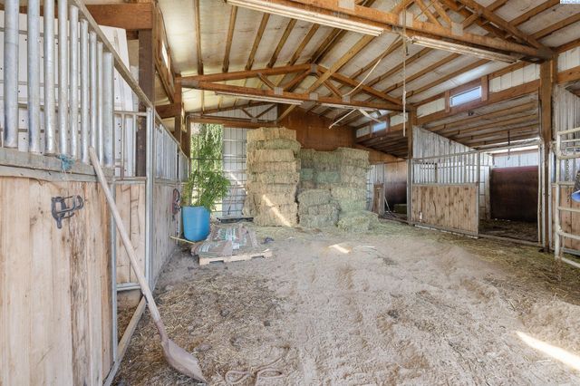 210506 E Cochran Rd, Kennewick, WA 99337