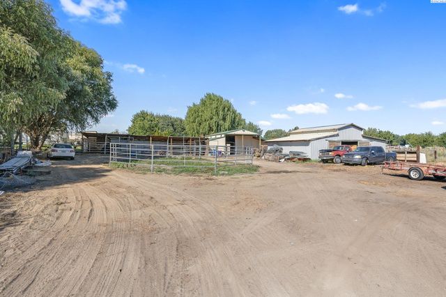210506 E Cochran Rd, Kennewick, WA 99337