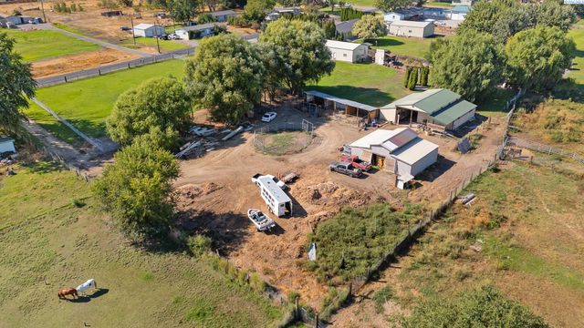 210506 E Cochran Rd, Kennewick, WA 99337