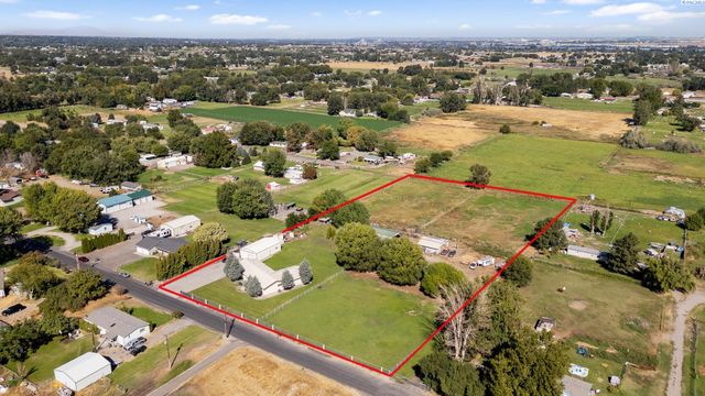 210506 E Cochran Rd, Kennewick, WA 99337