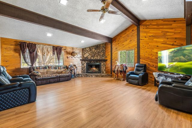 210506 E Cochran Rd, Kennewick, WA 99337