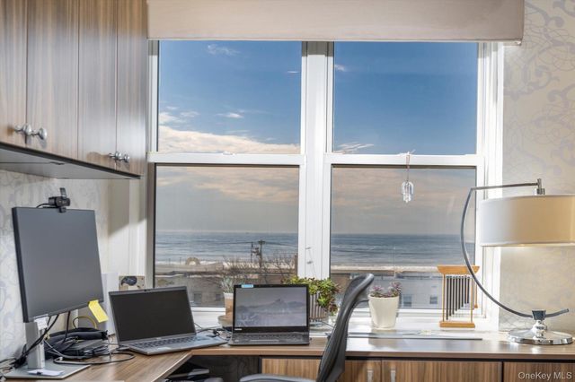 333 E Broadway 4H, Long Beach, NY 11561