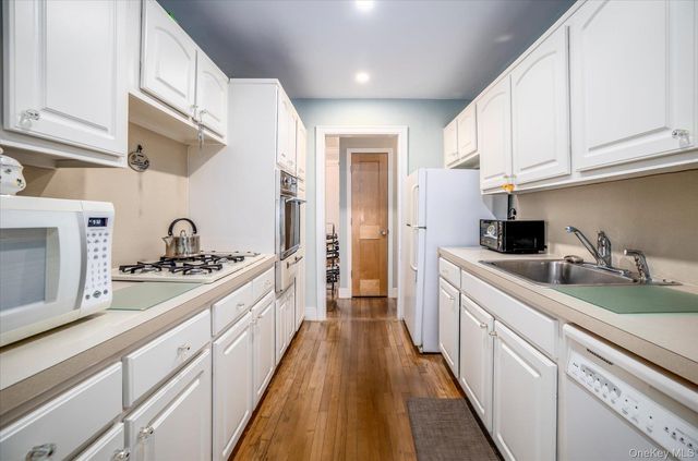 333 E Broadway 4H, Long Beach, NY 11561