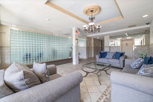 333 E Broadway 4H, Long Beach, NY 11561