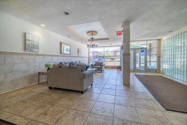 333 E Broadway 4H, Long Beach, NY 11561