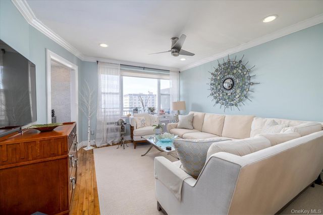 333 E Broadway 4H, Long Beach, NY 11561