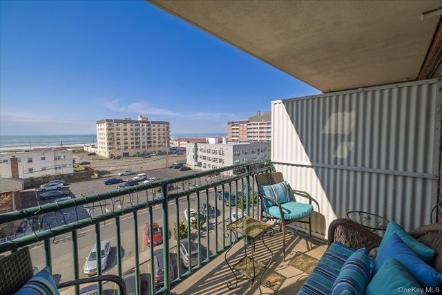 333 E Broadway 4H, Long Beach, NY 11561