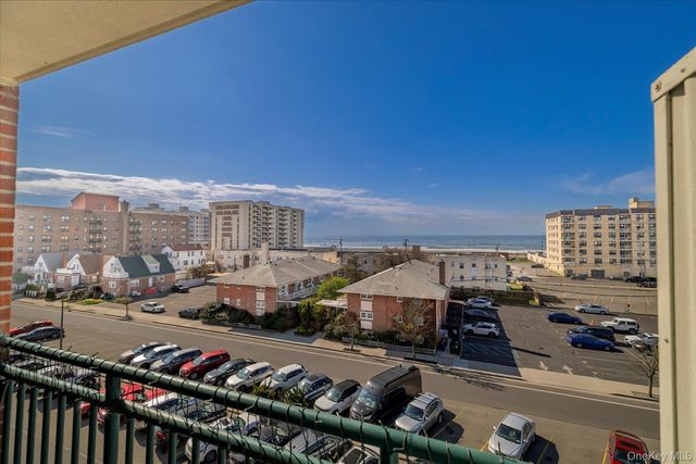 333 E Broadway 4H, Long Beach, NY 11561