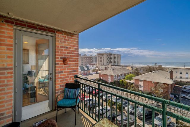 333 E Broadway 4H, Long Beach, NY 11561