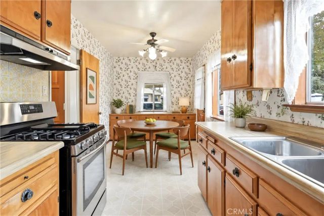836 N 10th, Upland, CA 91786