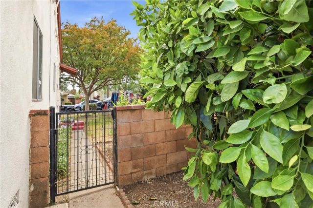 836 N 10th, Upland, CA 91786