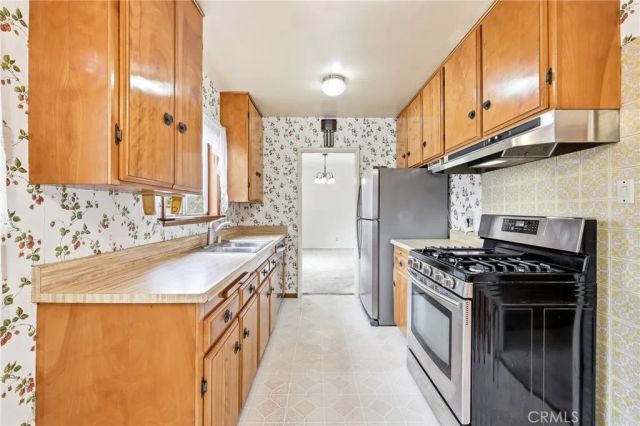 836 N 10th, Upland, CA 91786