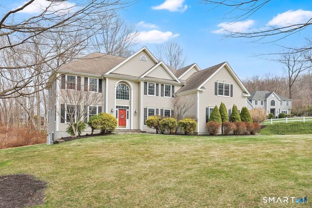 1 Bramble Trail, Newtown, CT 06470