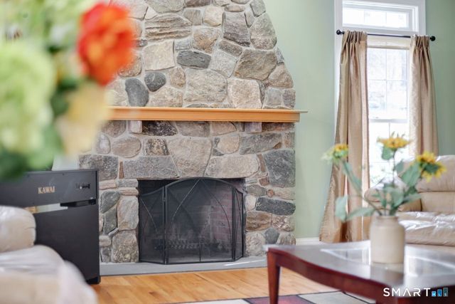 1 Bramble Trail, Newtown, CT 06470