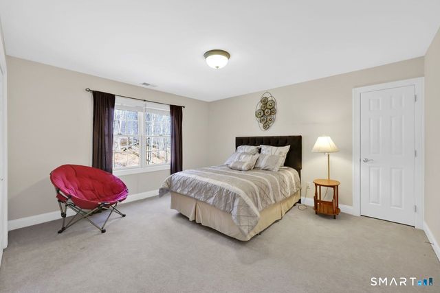 1 Bramble Trail, Newtown, CT 06470