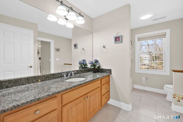 1 Bramble Trail, Newtown, CT 06470