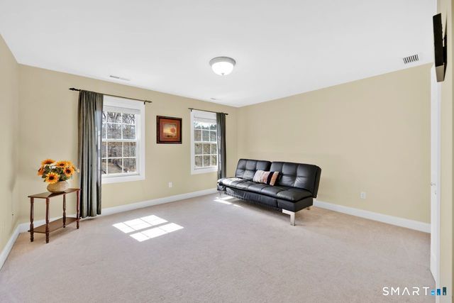 1 Bramble Trail, Newtown, CT 06470