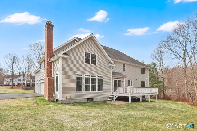 1 Bramble Trail, Newtown, CT 06470