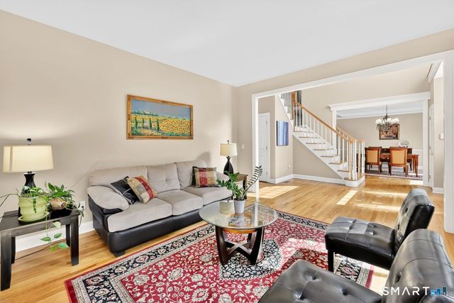 1 Bramble Trail, Newtown, CT 06470