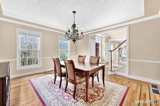 1 Bramble Trail, Newtown, CT 06470