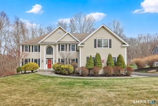 1 Bramble Trail, Newtown, CT 06470