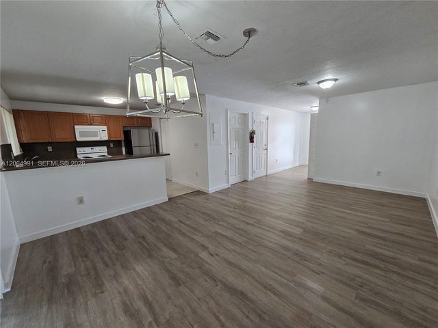 14142 SW 260th St 105, Homestead, FL 33032