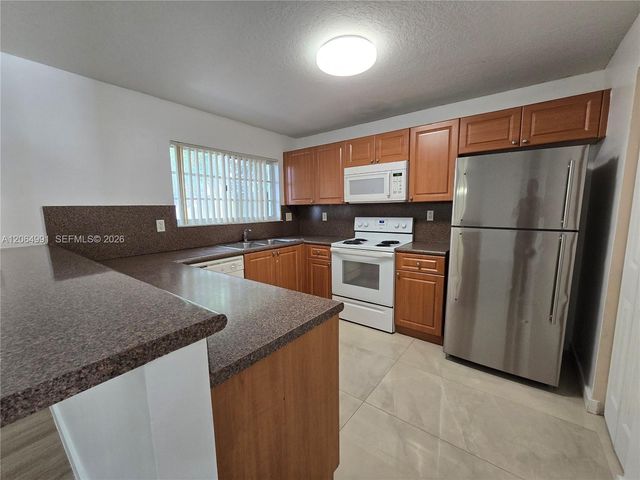 14142 SW 260th St 105, Homestead, FL 33032