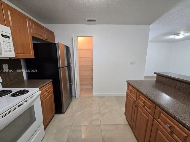 14142 SW 260th St 105, Homestead, FL 33032