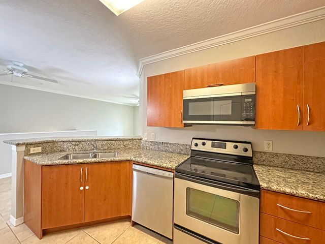 140 SW Peacock SW 21-204 Port St. Lucie 21-204, Port St Lucie, FL 34986