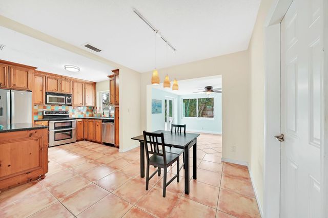 1101 SW 1st Avenue, Pompano Beach, FL 33060