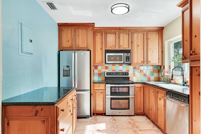 1101 SW 1st Avenue, Pompano Beach, FL 33060
