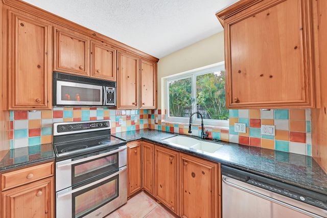 1101 SW 1st Avenue, Pompano Beach, FL 33060