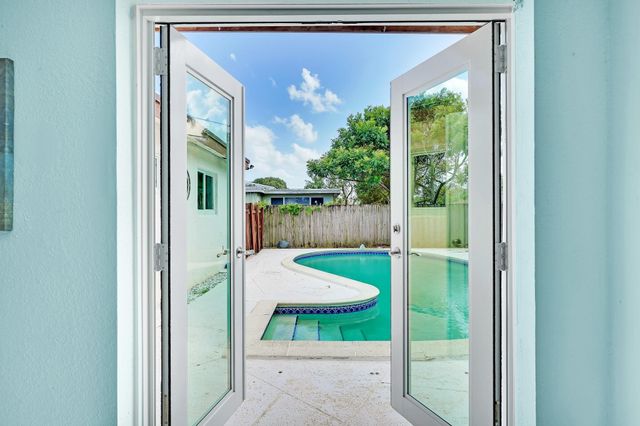 1101 SW 1st Avenue, Pompano Beach, FL 33060