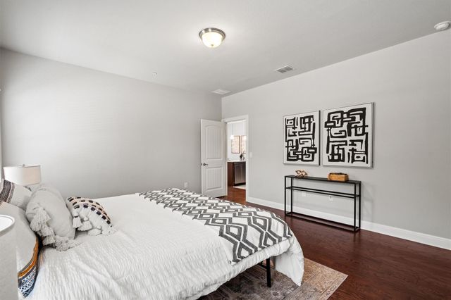 12900 Michelangelo ST 401, Austin, TX 78729