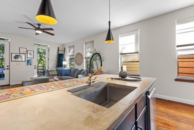 1716 Highland Avenue, Cincinnati, OH 45202