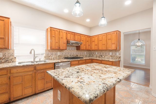 2305 Buckeye Drive, Mesquite, TX 75181